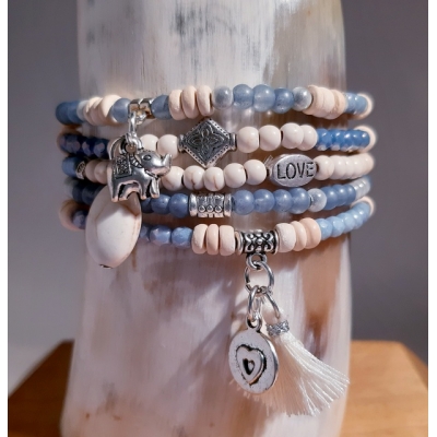 kralen armbanden lichtblauw/ wit kralen armbanden lichtblauw/ wit